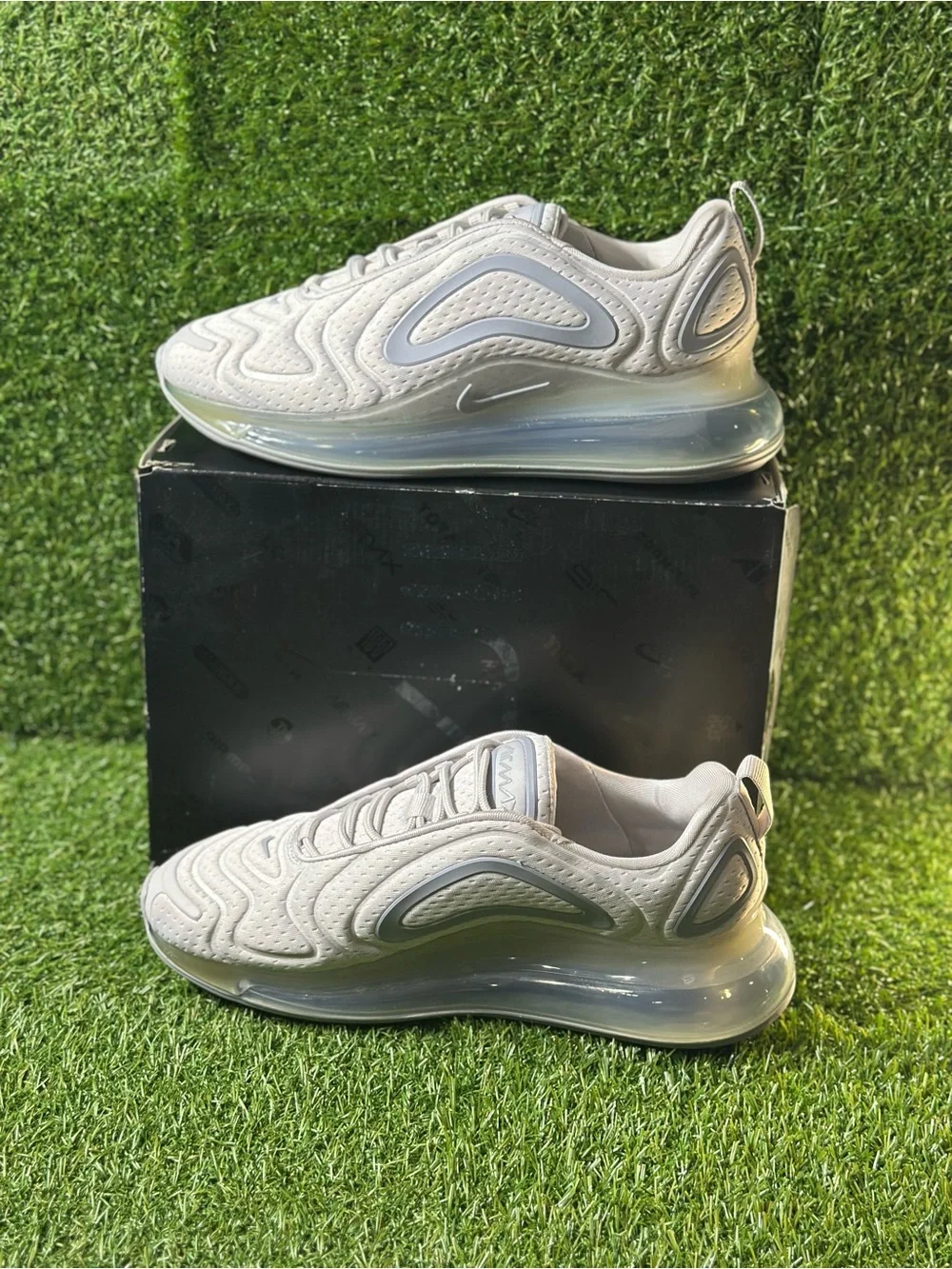 WOMENS NIKE AIR MAX 720 , SIZE 10.5 WOMENS, 9 MENS, BRAND NEW